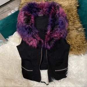 Black Denim Vest Faux Fur Collar by 24HRS